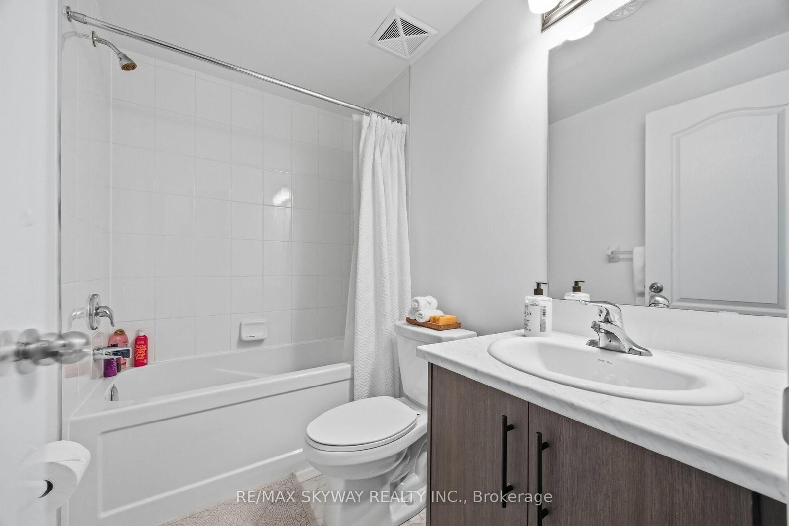 Townhouse for sale at 44 Springdale Avenue, Caledon, Ontario, L7C 4L4 - Rural Caledon - MLS: W12813136