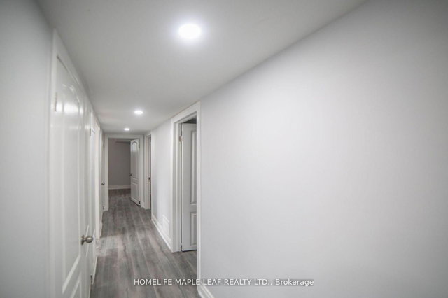 LOWER - 46 EPSOM DOWNS Drive