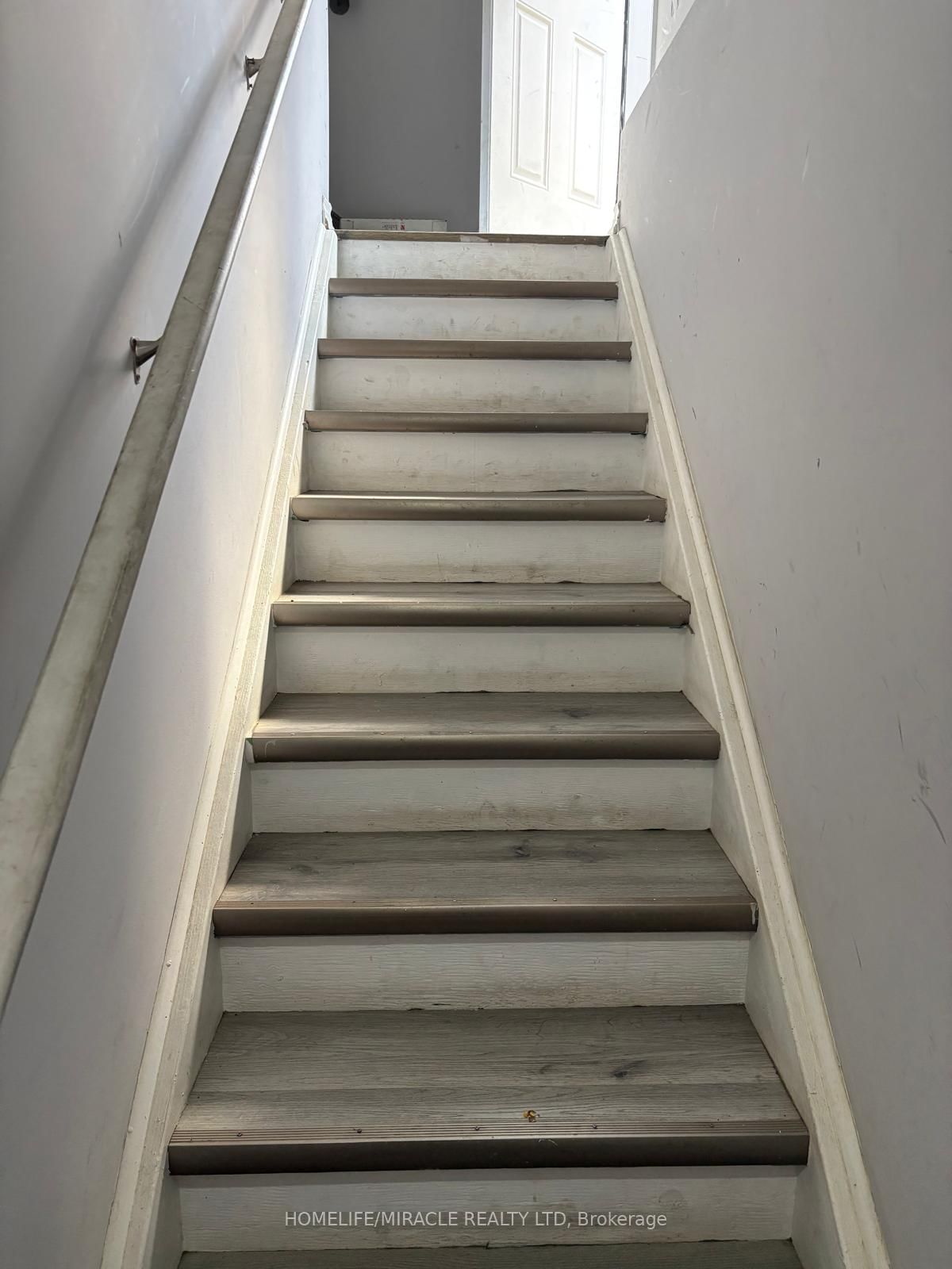 17 Divers Road, Unit Bsmt Unit - Photo 2