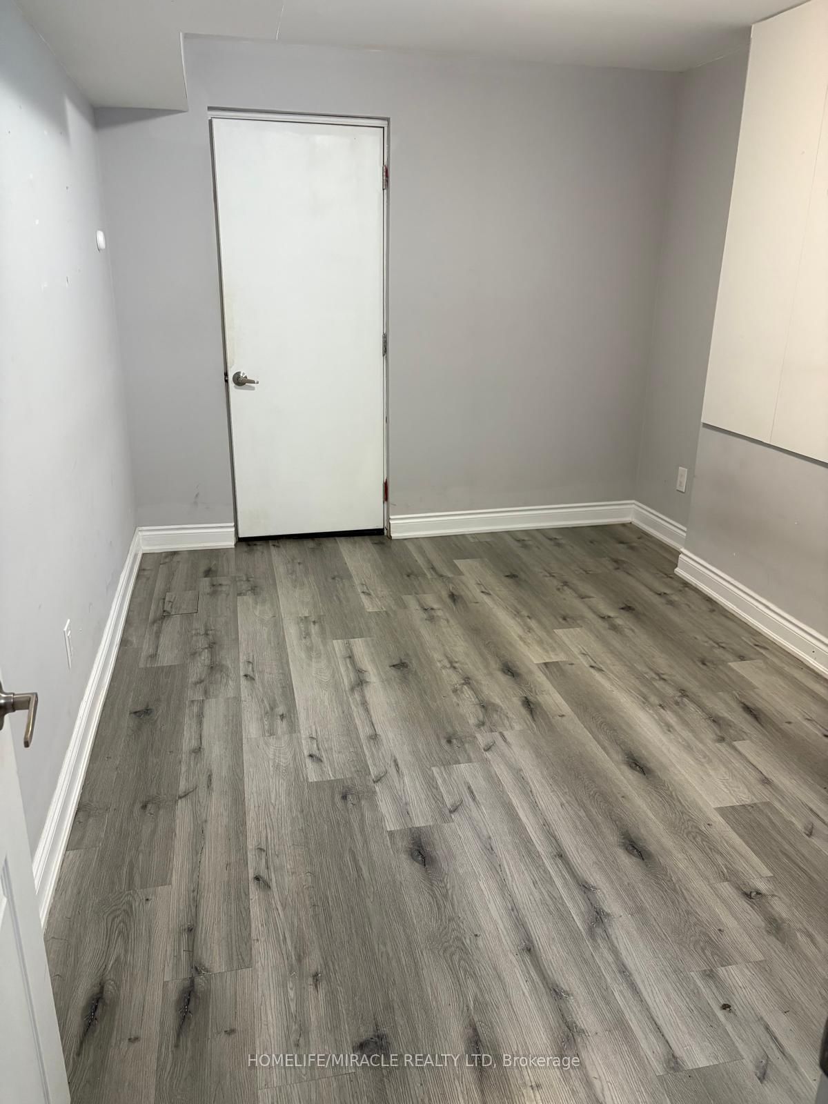 17 Divers Road, Unit Bsmt Unit - Photo 3