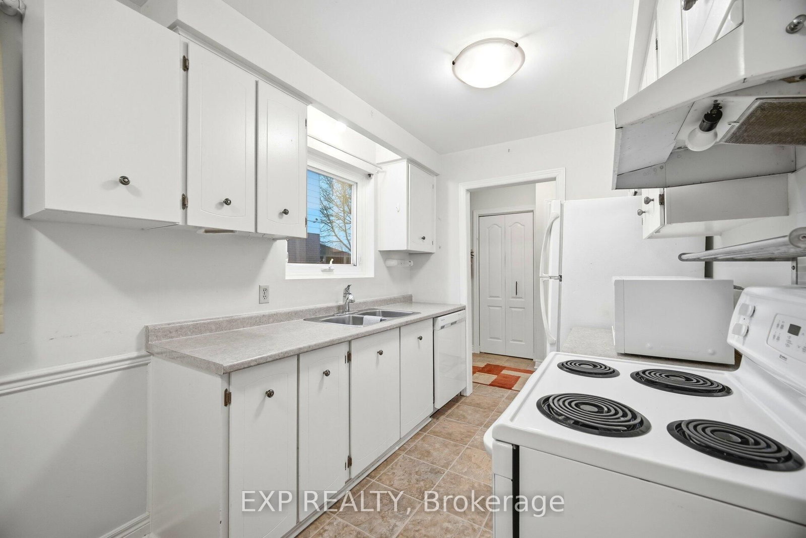 Semi-Detached House for sale at 107 Archdekin Drive, Brampton, Ontario, L6V 1Y8 - Queen Street Corridor - MLS: W12814326