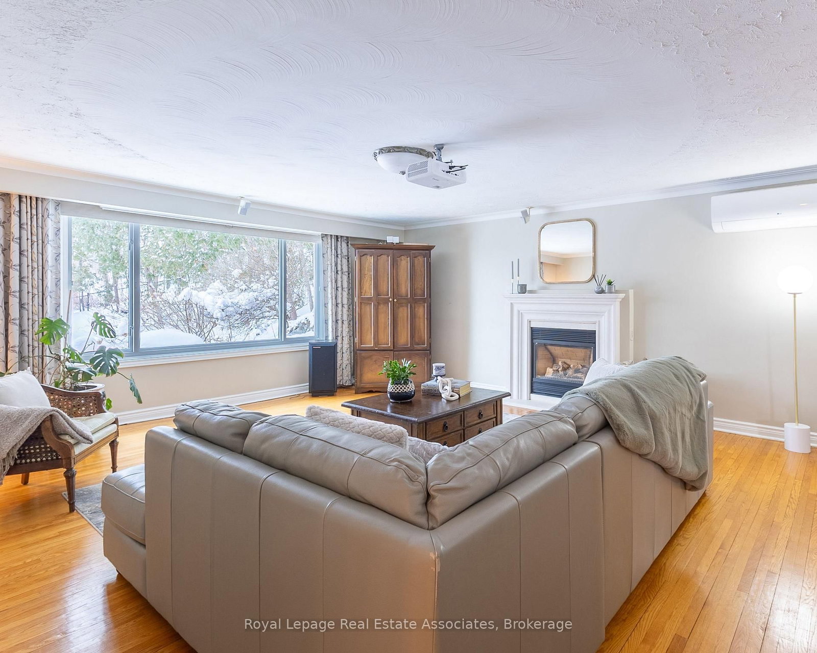 Detached House for sale at 13931 Cromar Court, Halton Hills, Ontario, L7G 4S5 - Georgetown - MLS: W12814504