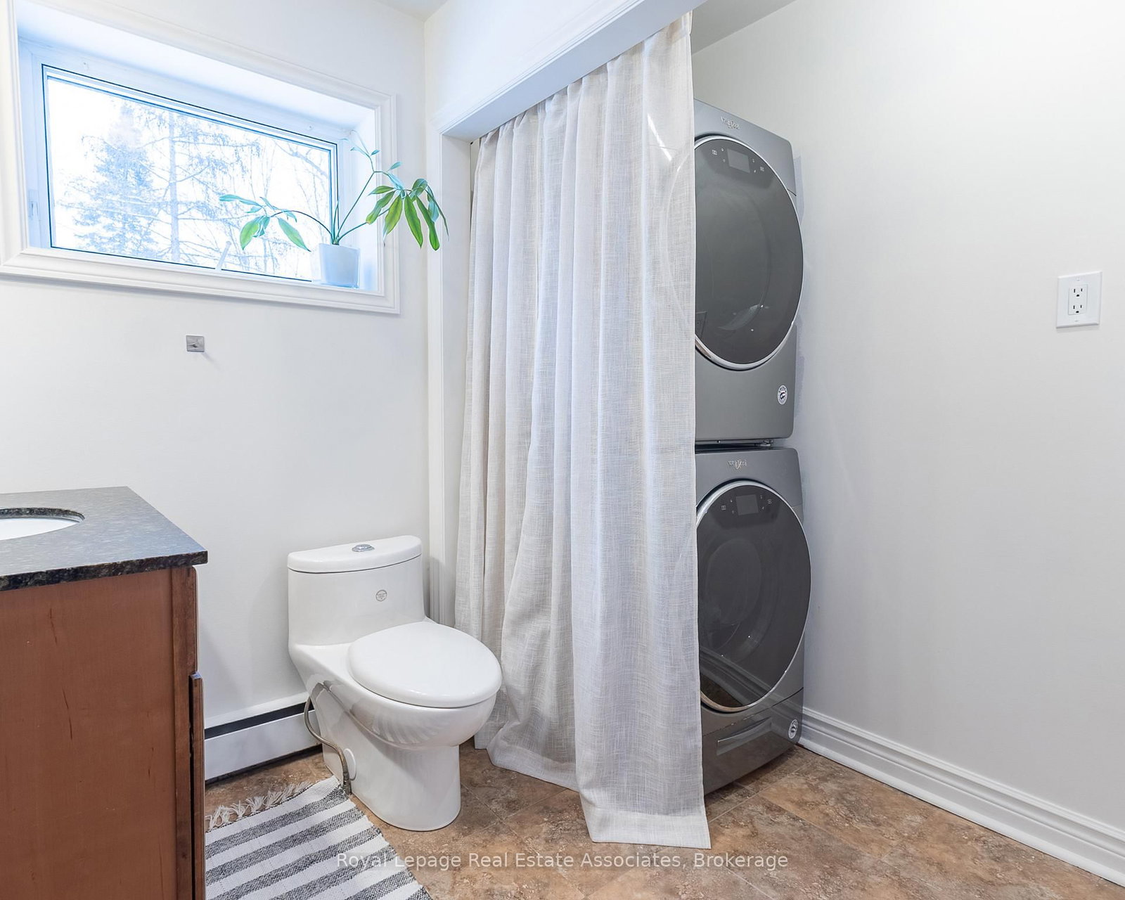 Detached House for sale at 13931 Cromar Court, Halton Hills, Ontario, L7G 4S5 - Georgetown - MLS: W12814504