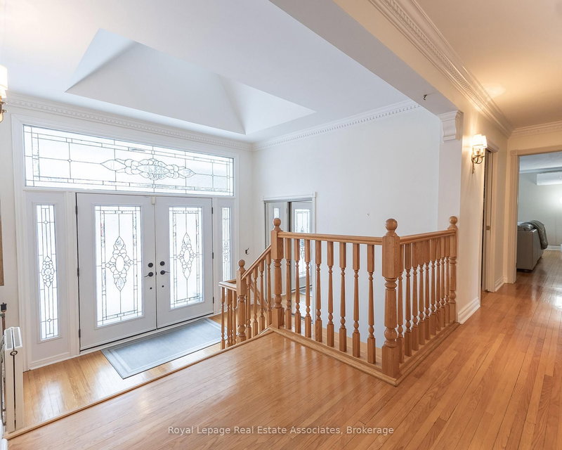 13931 Cromar Crt, Halton Hills, L7G 4S5 | Image 3