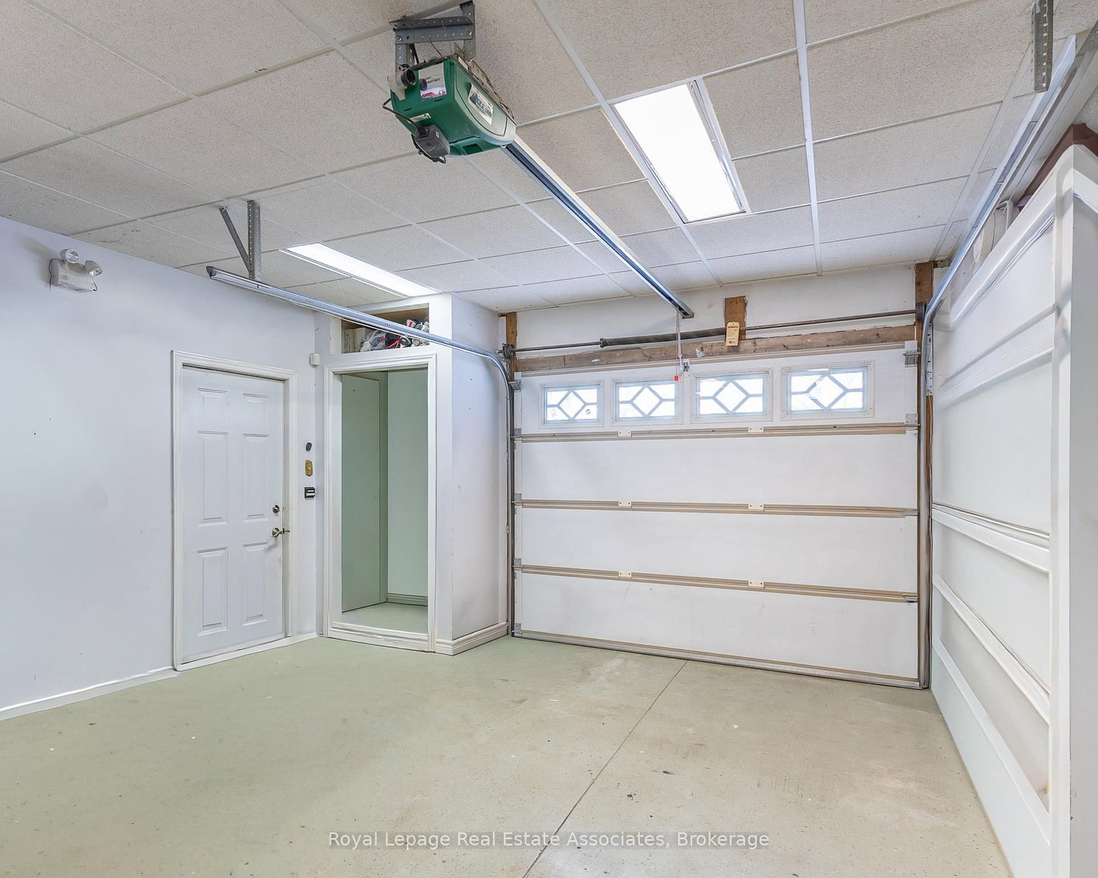 Detached House for sale at 13931 Cromar Court, Halton Hills, Ontario, L7G 4S5 - Georgetown - MLS: W12814504