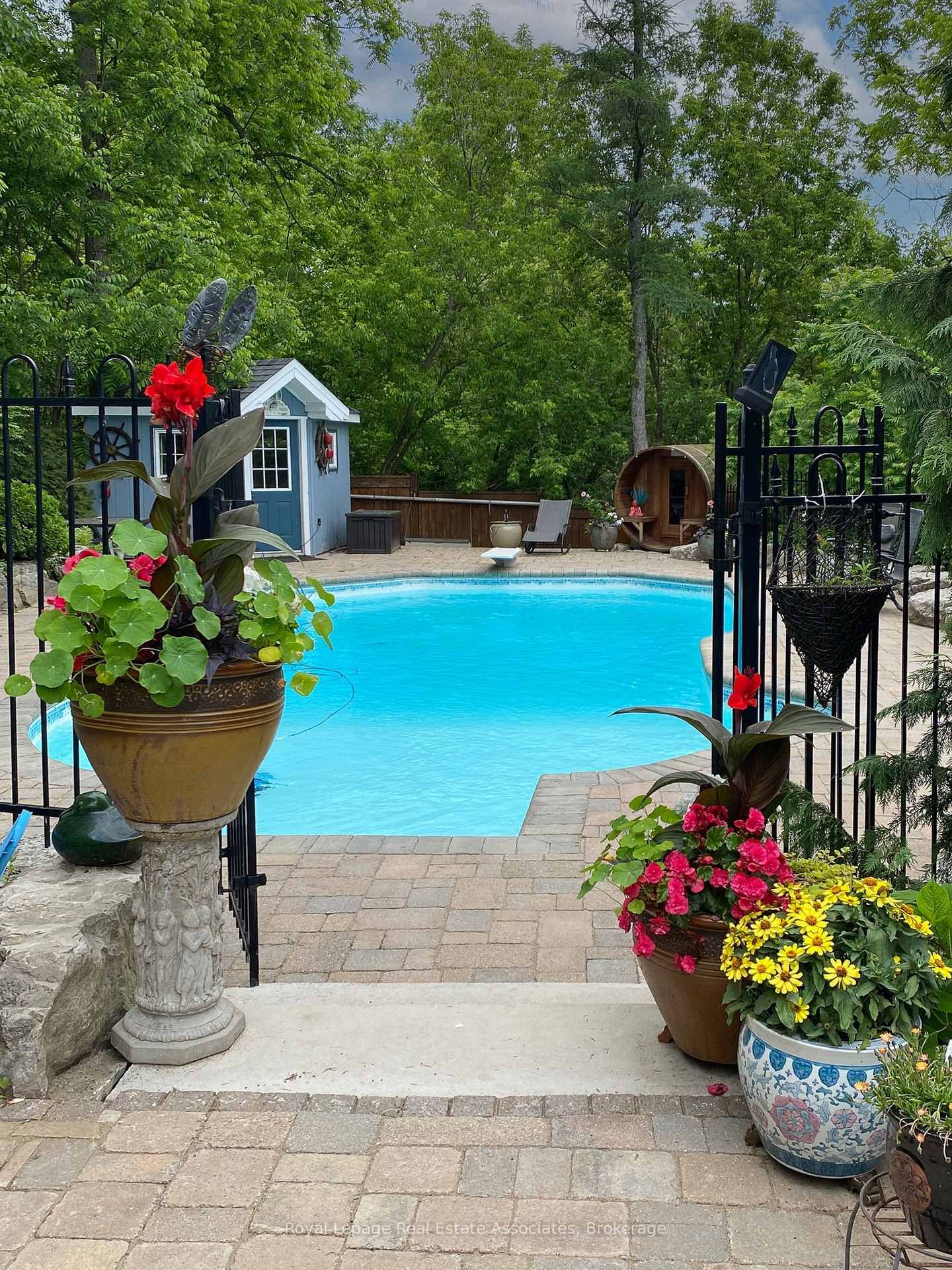 Detached House for sale at 13931 Cromar Court, Halton Hills, Ontario, L7G 4S5 - Georgetown - MLS: W12814504