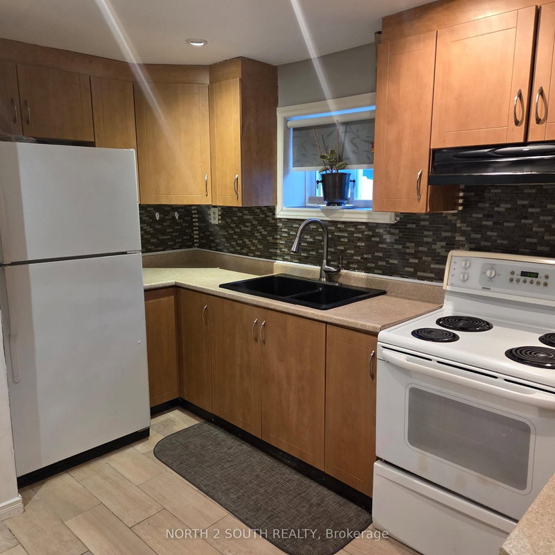 Bsmt - 7739 Priory Cres, Mississauga, L4T 3H6 | Image 2