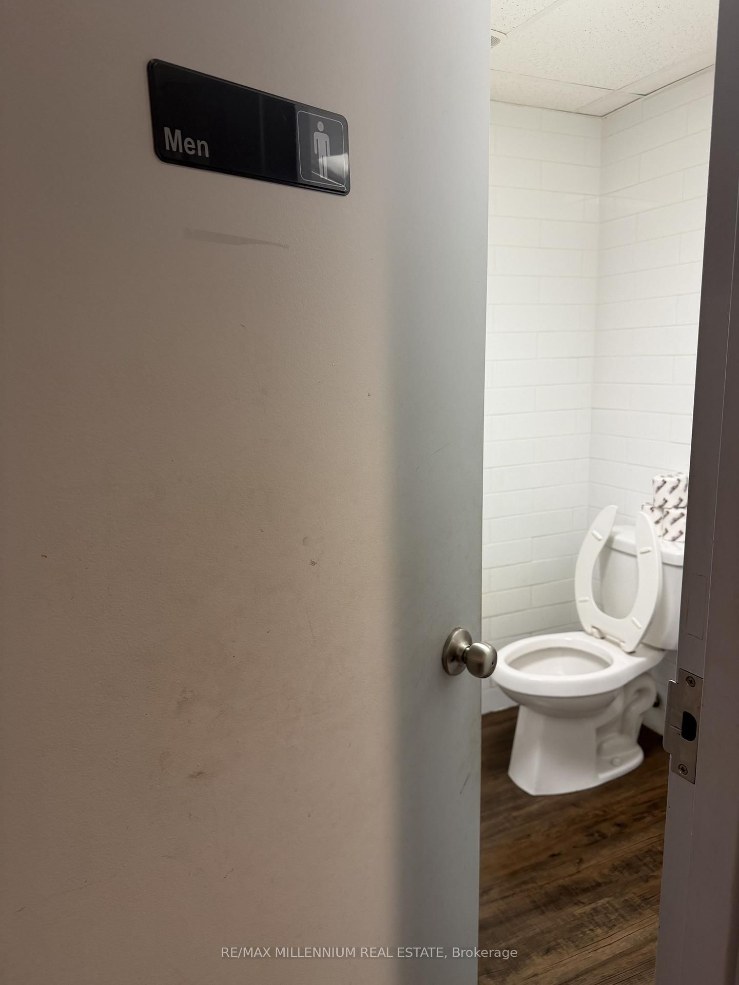 2392 Bloor Street W - Photo 26