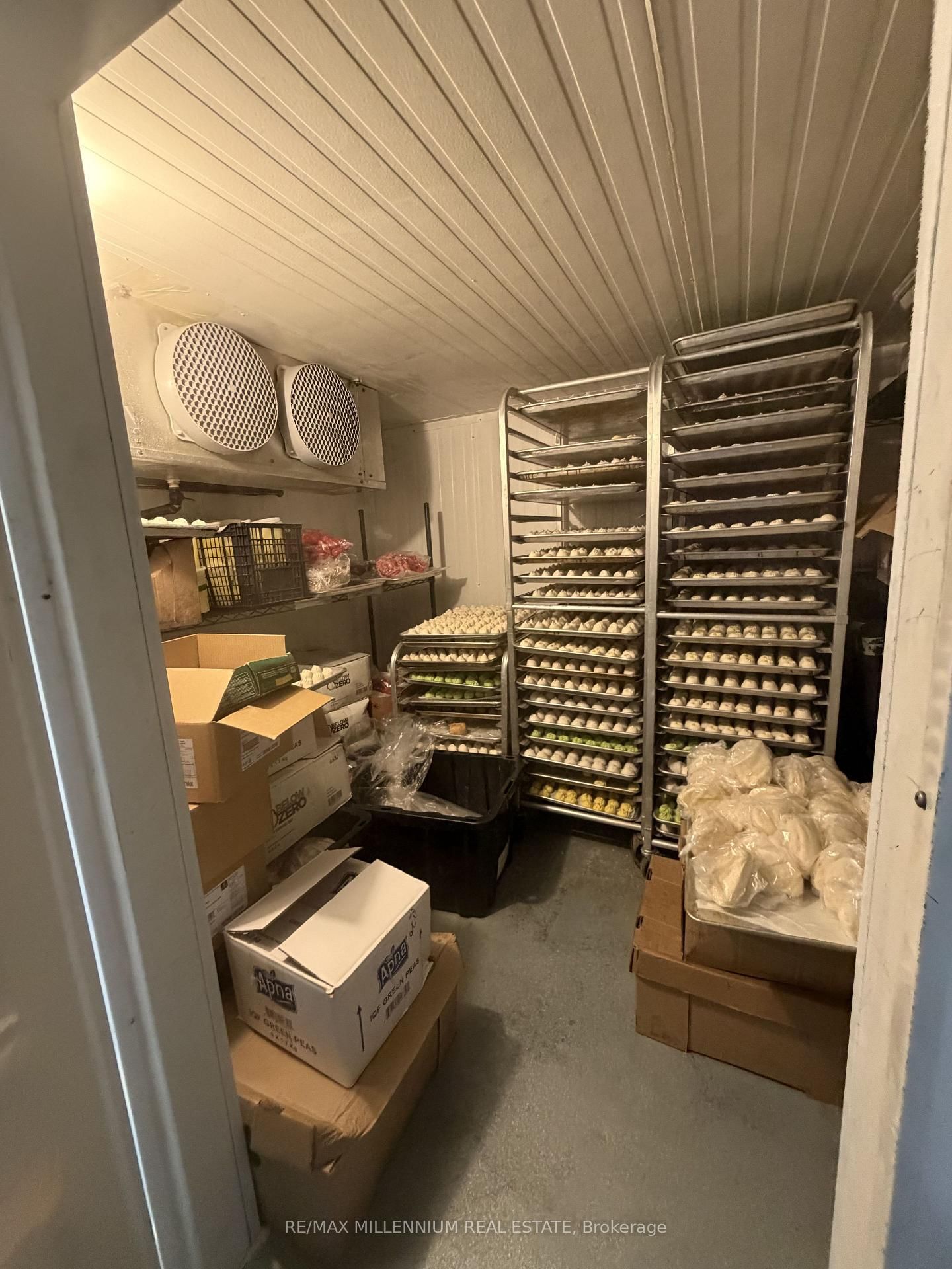 2392 Bloor Street W - Photo 31