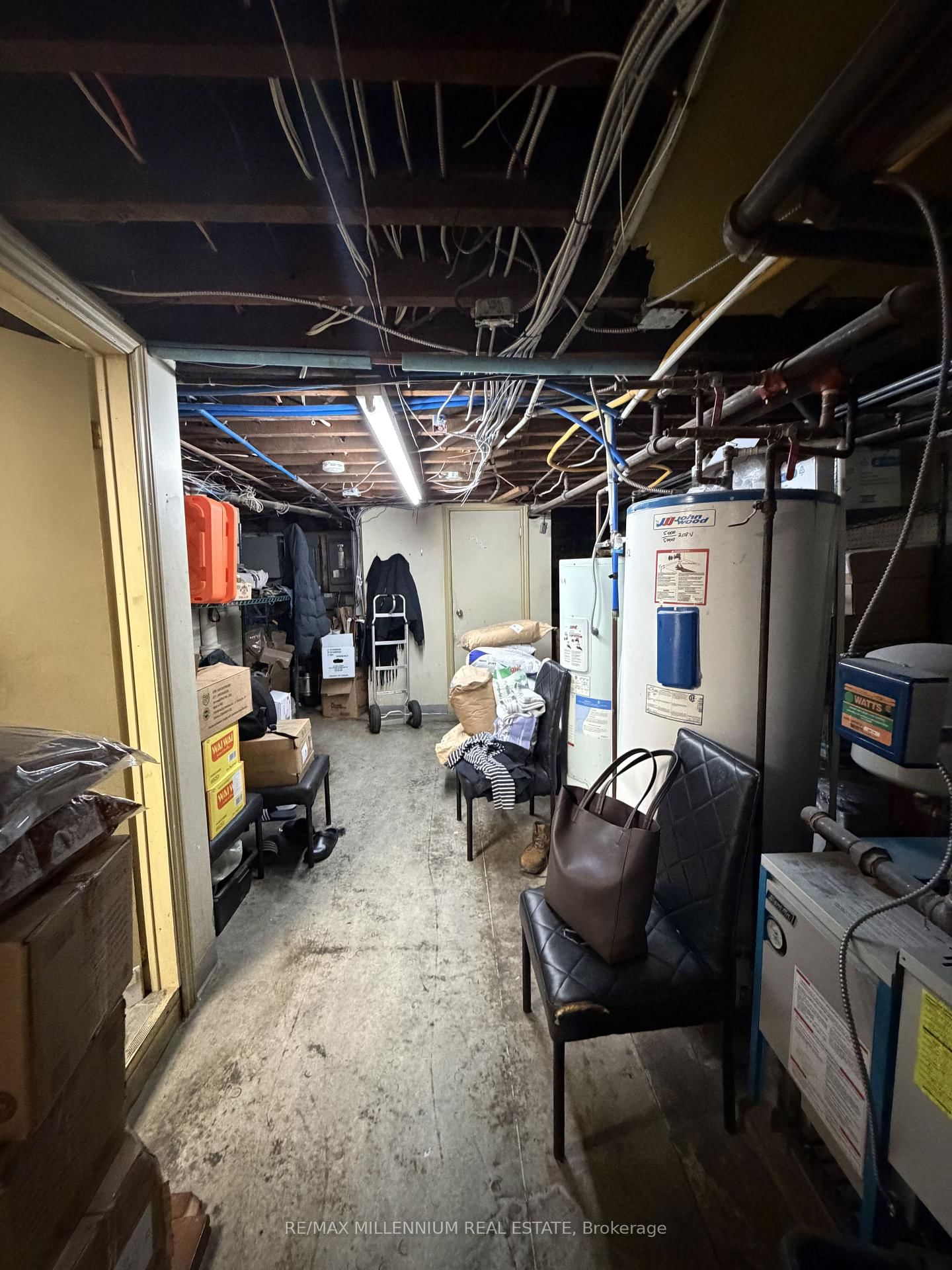 2392 Bloor Street W - Photo 32