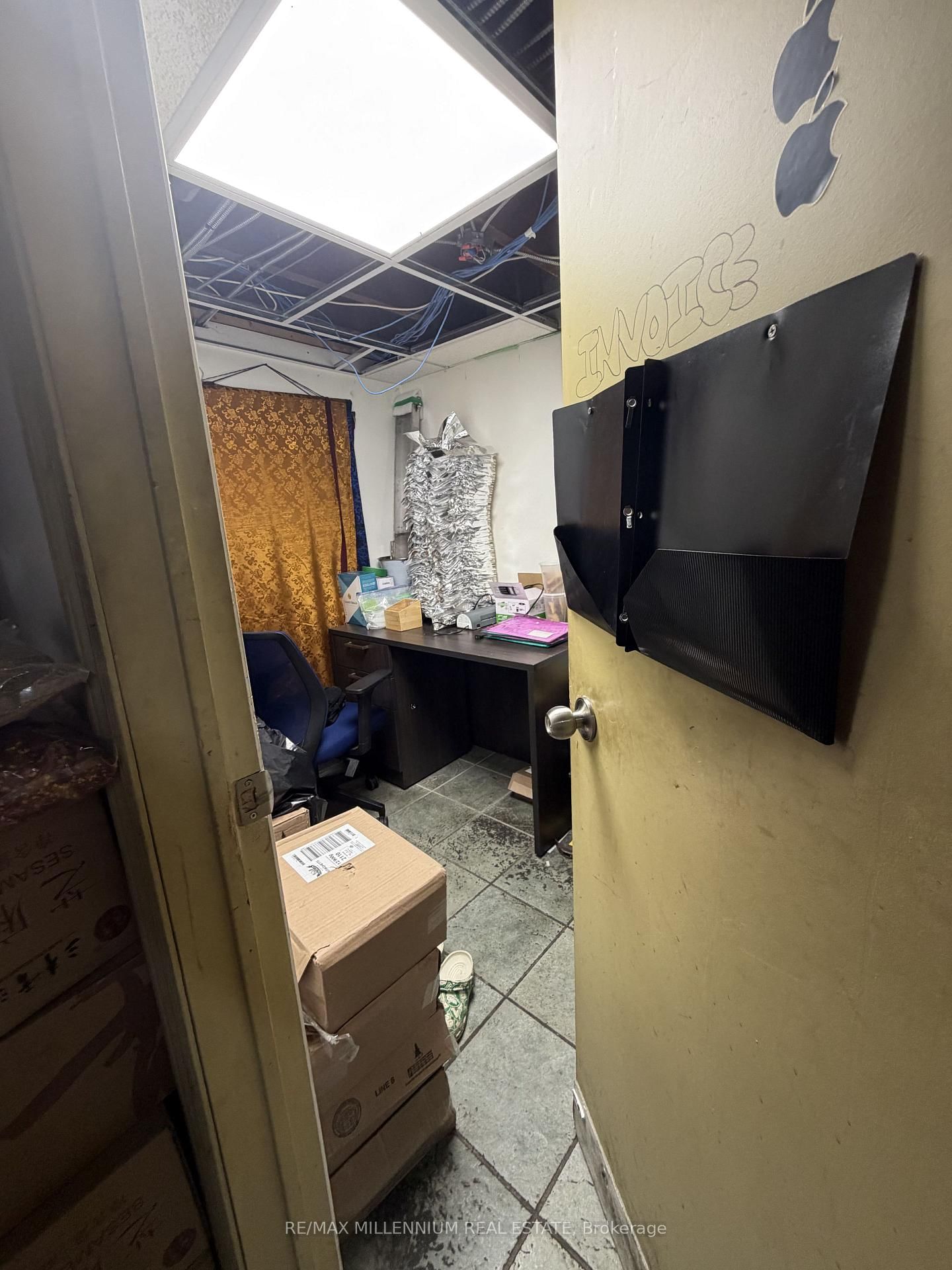 2392 Bloor Street W - Photo 9