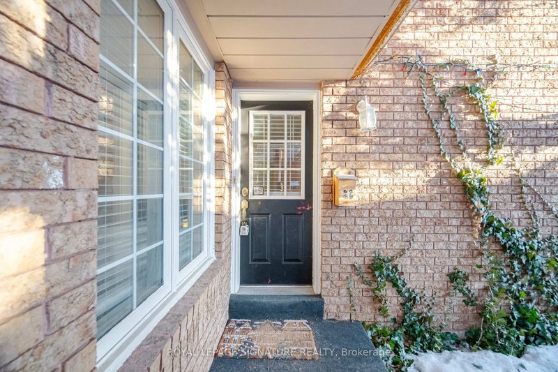 6945 Gracefield Dr, Mississauga, L5N 6T9 | Image 3