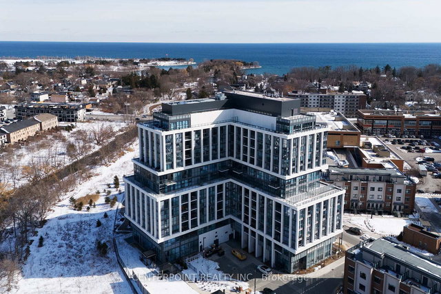 803 - 1063 Douglas McCurdy Common