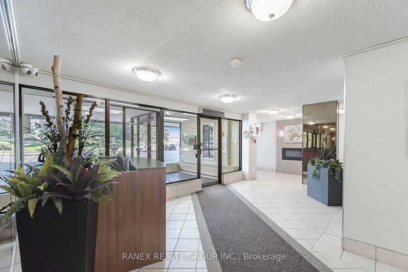 1105 - 18 Knightsbridge Rd, Brampton, L6T 3X5 | Image 3