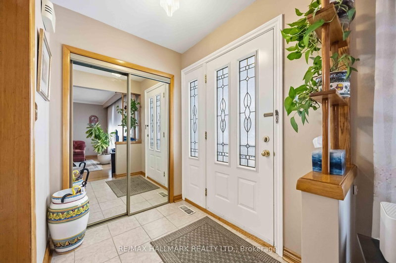 47 Paulvale Cres, Toronto, M3J 1K4 | Image 3