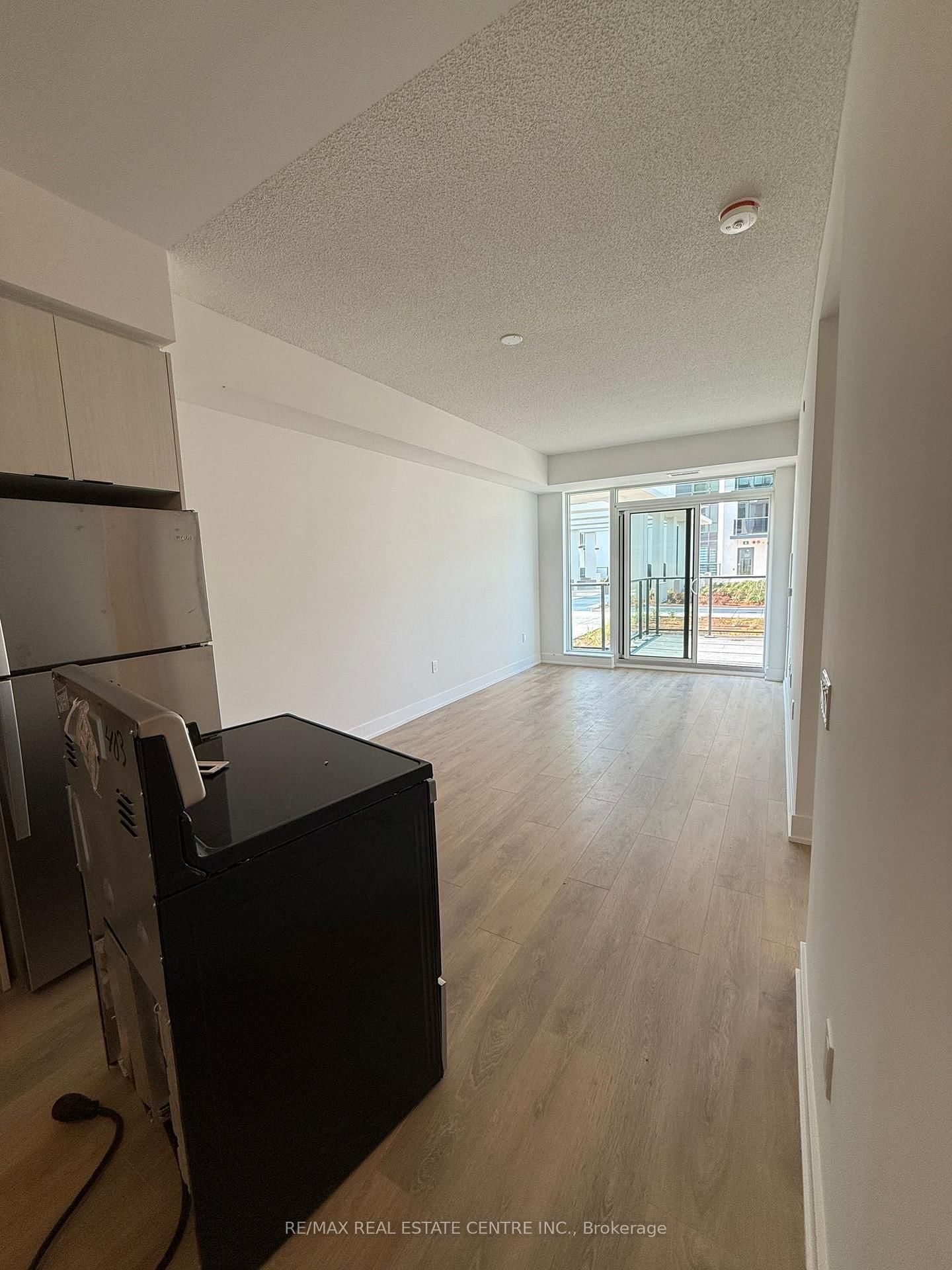204 Burnhamthorpe Road E, Unit 403 - Photo 3