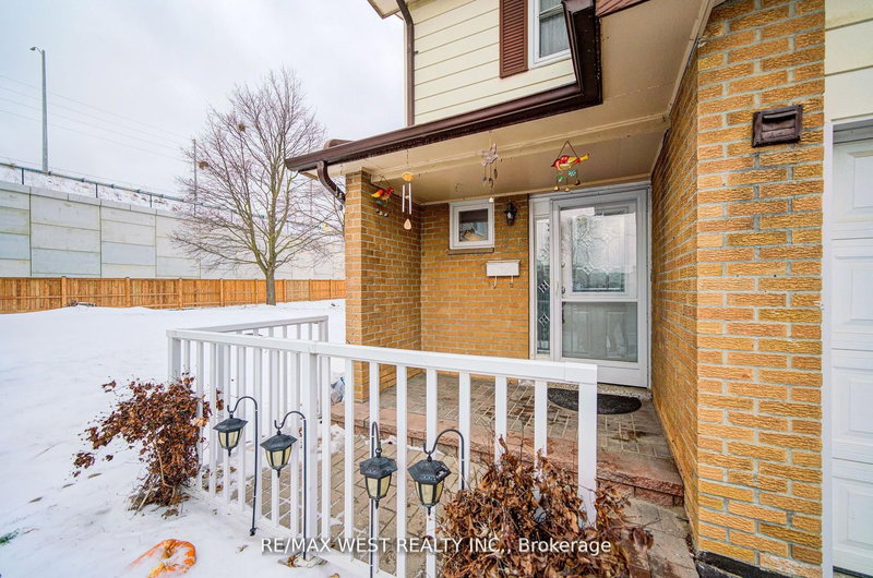 71 - 3525 Brandon Gate Dr, Mississauga, L4T 3M3 | Image 3