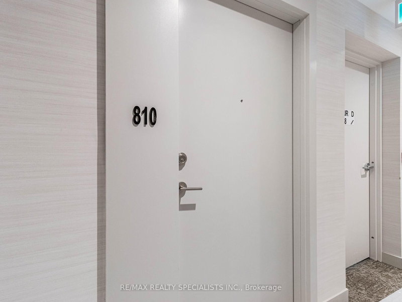 810 - 215 Veterans Dr, Brampton, L7A 0B6 | Image 3
