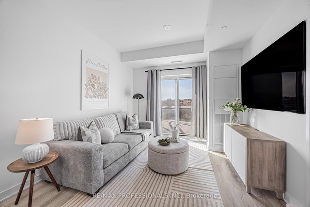 906 - 25 Neighbourhood Lane