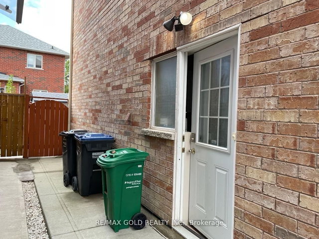 Bsmt - 44 Summershade Street