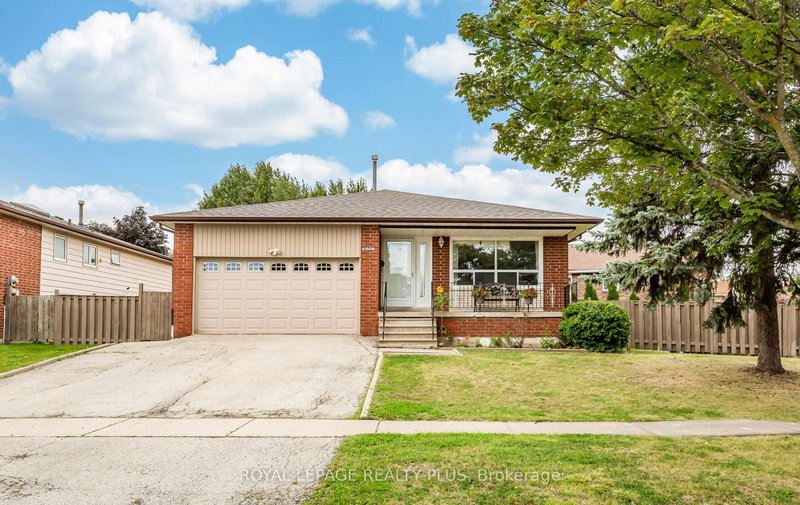 Upper - 2844 Kingsberry Cres, Mississauga, L5B 2K9 | Image 3