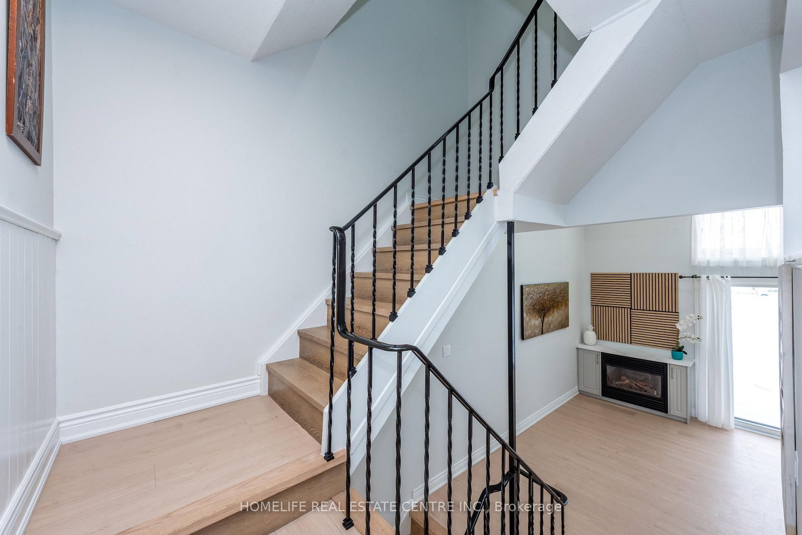 Townhouse for sale at 62 Mccallum Court, Brampton, Ontario, L6W 3M4 - Queen Street Corridor - MLS: W12816422