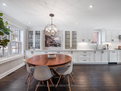 298 Douglas Avenue, Oakville, Ontario image-0-2