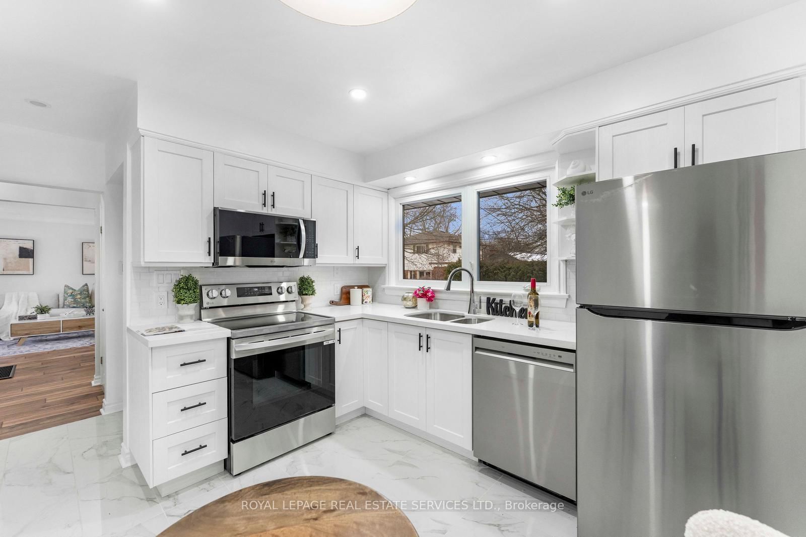 Detached House for sale at 518 Third Line, Oakville, Ontario, L6L 4A7 - West - MLS: W12817184