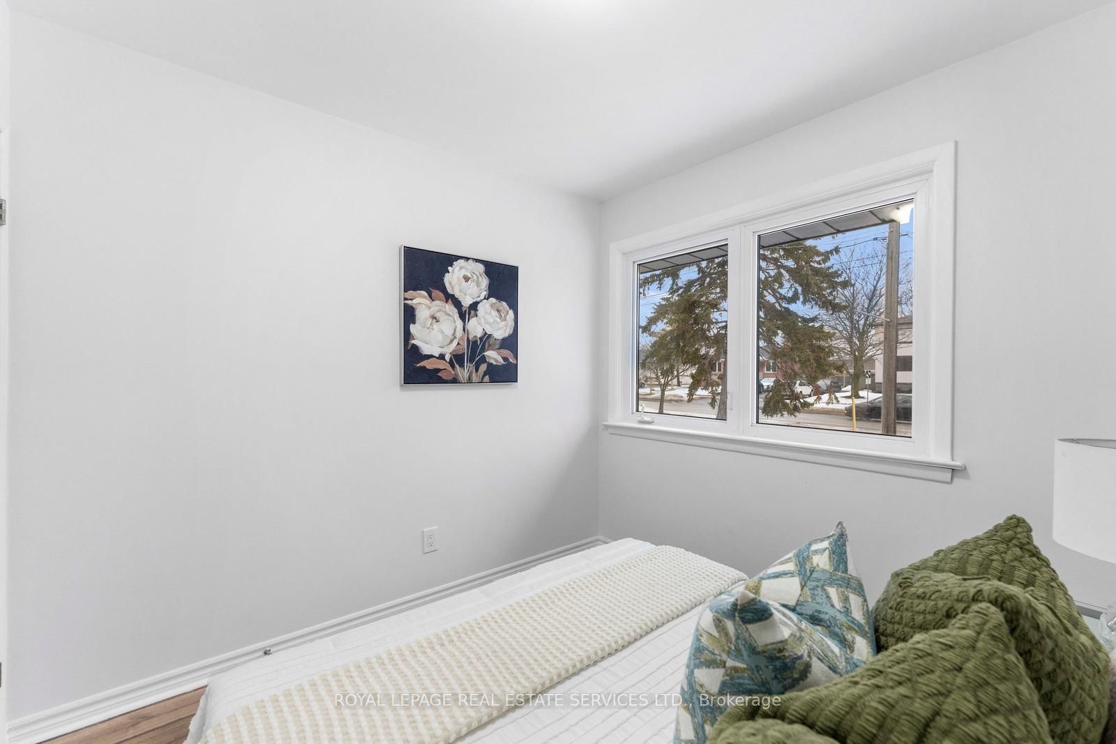 Detached House for sale at 518 Third Line, Oakville, Ontario, L6L 4A7 - West - MLS: W12817184