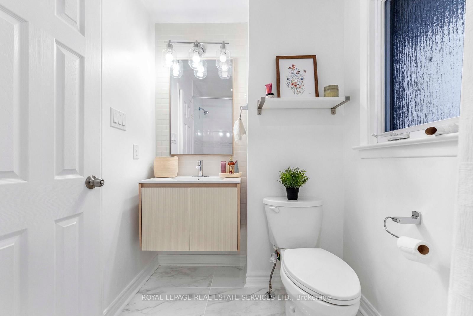 Detached House for sale at 518 Third Line, Oakville, Ontario, L6L 4A7 - West - MLS: W12817184