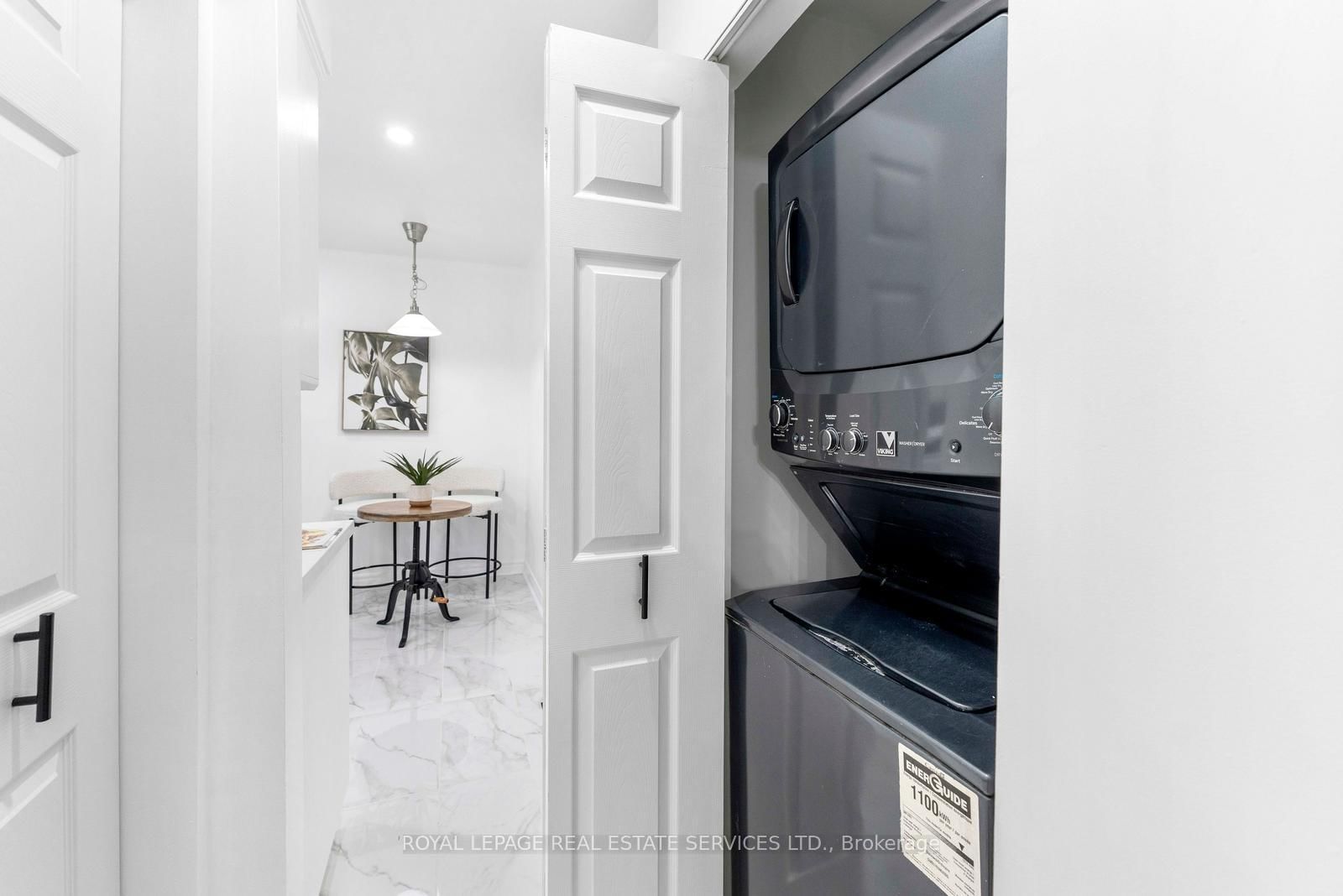 Detached House for sale at 518 Third Line, Oakville, Ontario, L6L 4A7 - West - MLS: W12817184