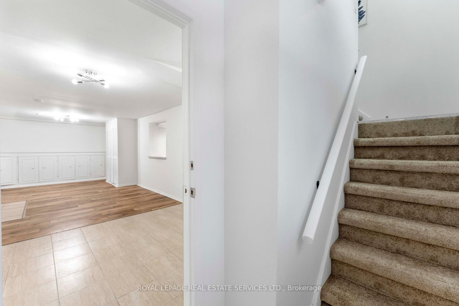 Detached House for sale at 518 Third Line, Oakville, Ontario, L6L 4A7 - West - MLS: W12817184