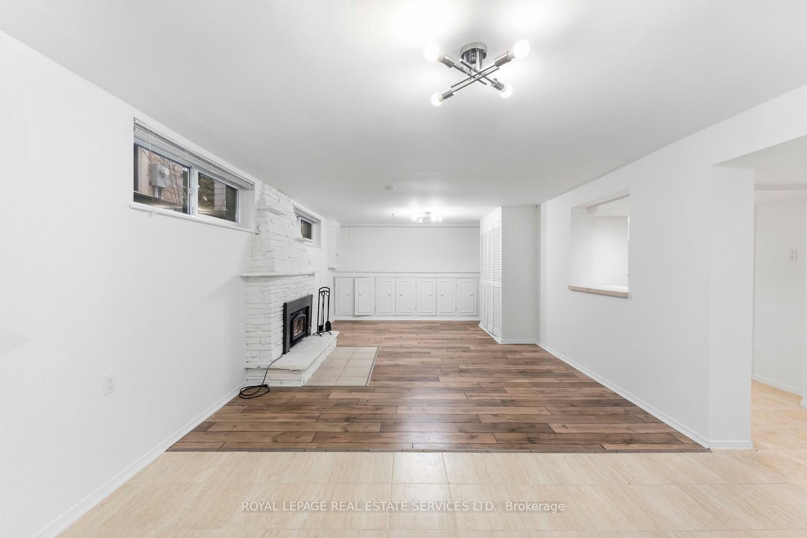 Detached House for sale at 518 Third Line, Oakville, Ontario, L6L 4A7 - West - MLS: W12817184