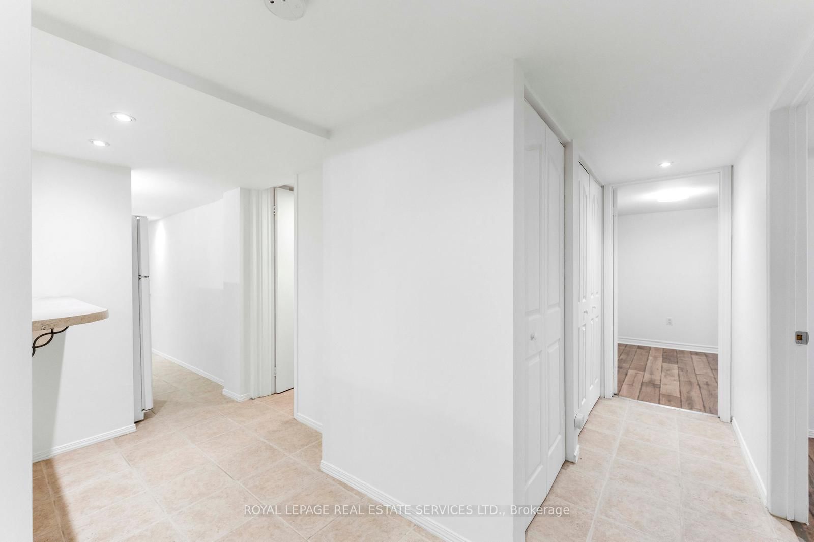 Detached House for sale at 518 Third Line, Oakville, Ontario, L6L 4A7 - West - MLS: W12817184