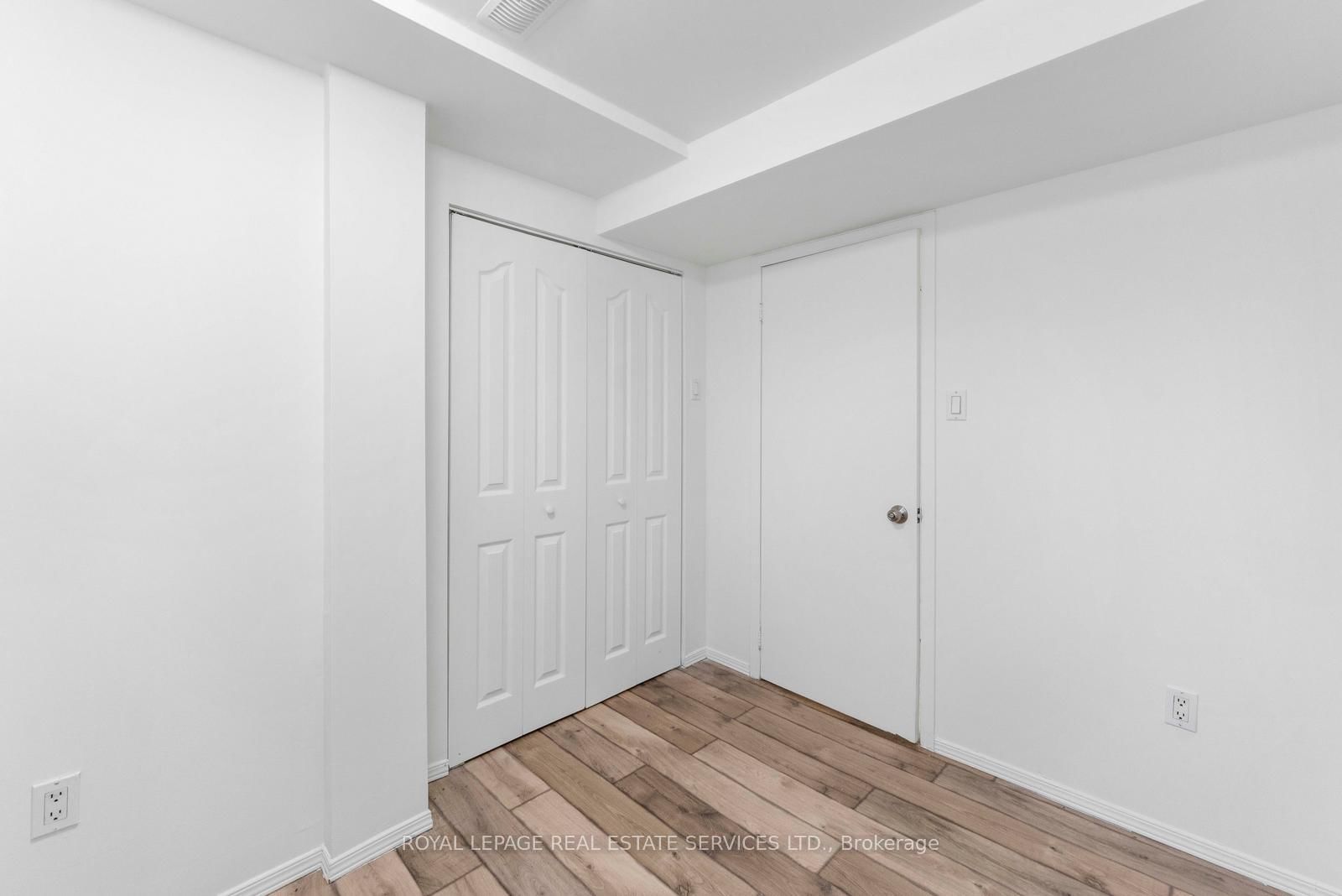 Detached House for sale at 518 Third Line, Oakville, Ontario, L6L 4A7 - West - MLS: W12817184