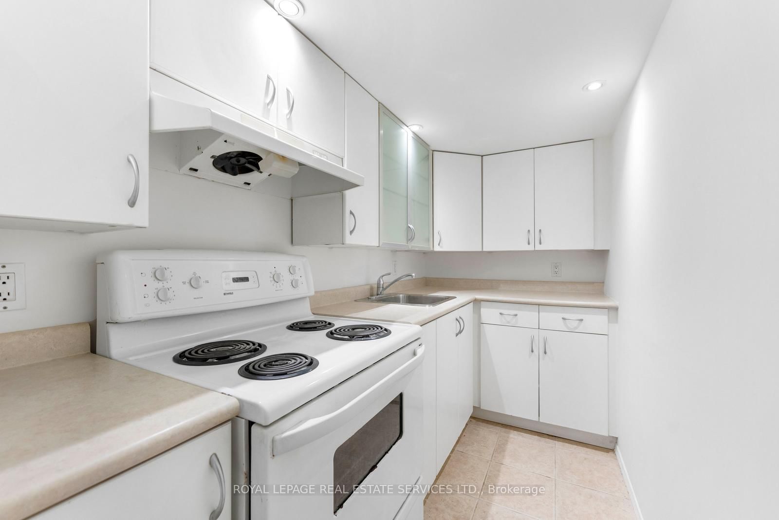 Detached House for sale at 518 Third Line, Oakville, Ontario, L6L 4A7 - West - MLS: W12817184