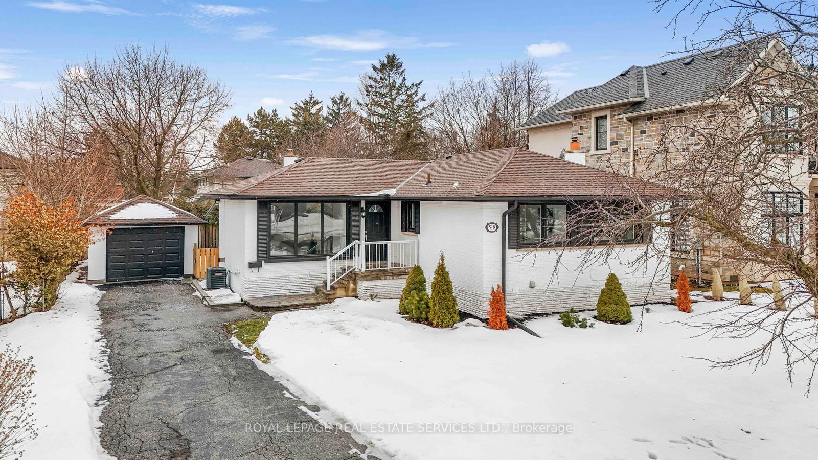 Detached House for sale at 518 Third Line, Oakville, Ontario, L6L 4A7 - West - MLS: W12817184