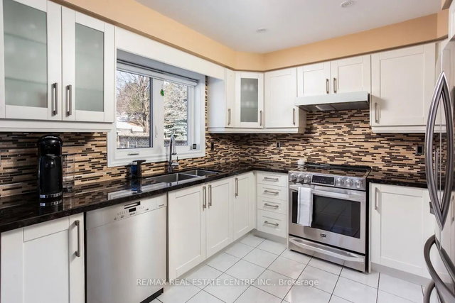 5525 Middleport Crescent