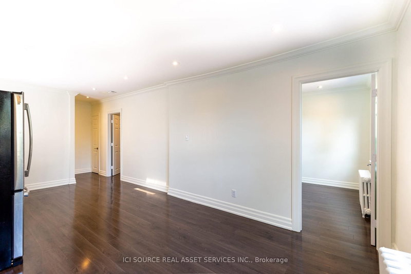 B - 253 Lakeshore Rd E, Mississauga, L5G 1G8 | Image 2