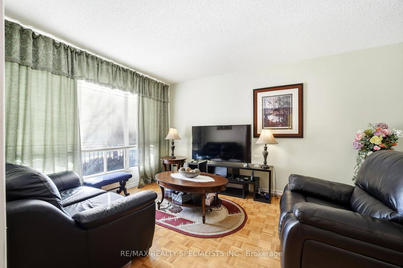 198 Vodden St W, Brampton, L6X 2V3 | Image 3