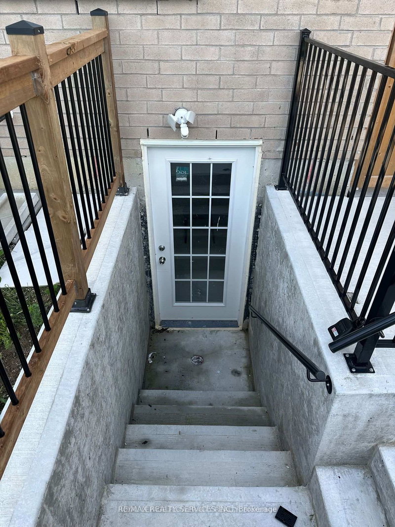 home for lease on BSMT-21 Divers Road