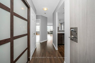 512-335 Webb Drive, Mississauga, Ontario image-0-1