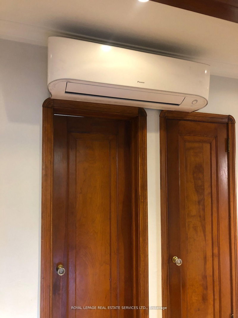 Main Fl - 1 Ash Cres, Toronto, M8W 1E2 | Image 3