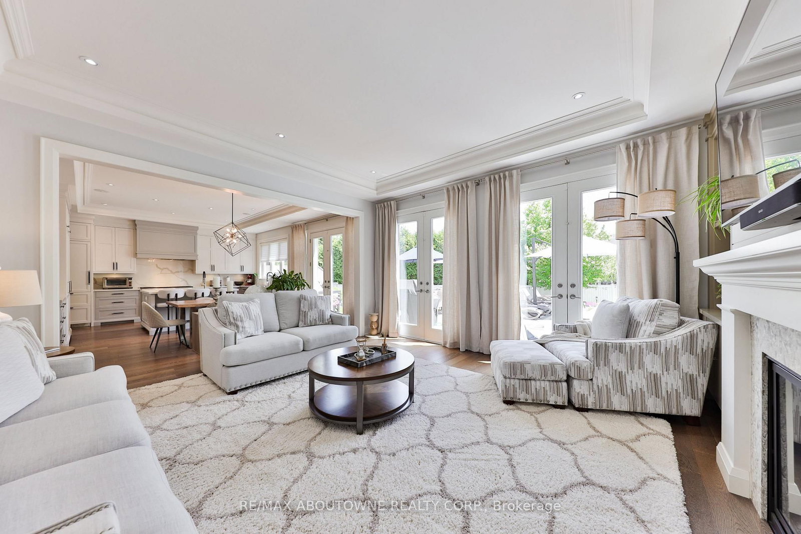 Detached House for sale at 408 Saville Crescent, Oakville, Ontario, L6L 3T8 - West - MLS: W12818700