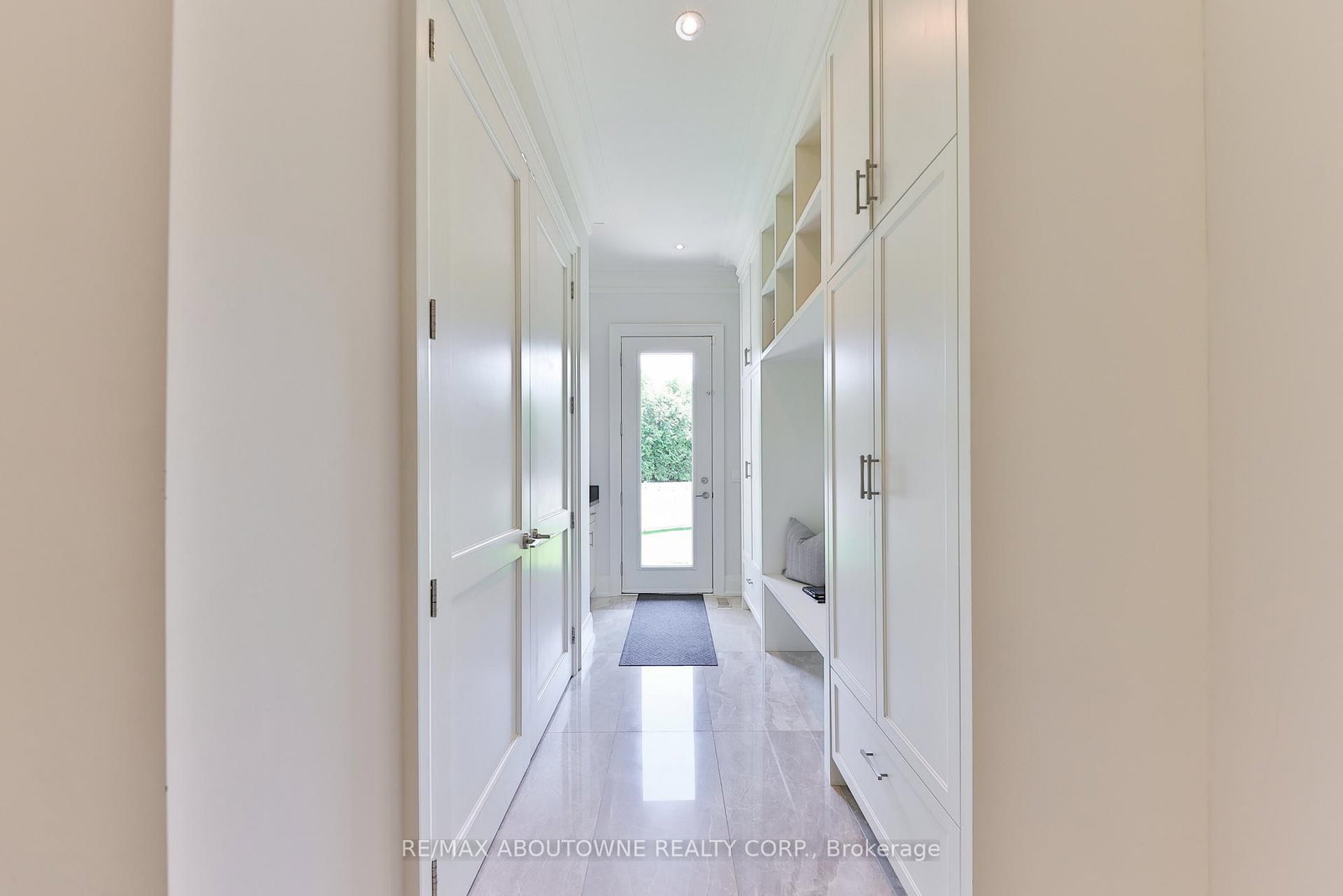 Detached House for sale at 408 Saville Crescent, Oakville, Ontario, L6L 3T8 - West - MLS: W12818700