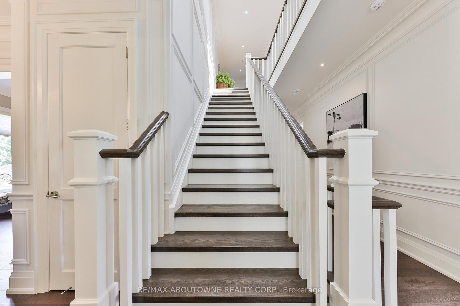 Detached House for sale at 408 Saville Crescent, Oakville, Ontario, L6L 3T8 - West - MLS: W12818700