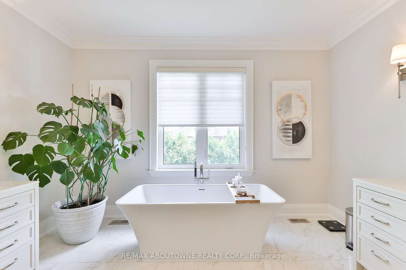 Detached House for sale at 408 Saville Crescent, Oakville, Ontario, L6L 3T8 - West - MLS: W12818700