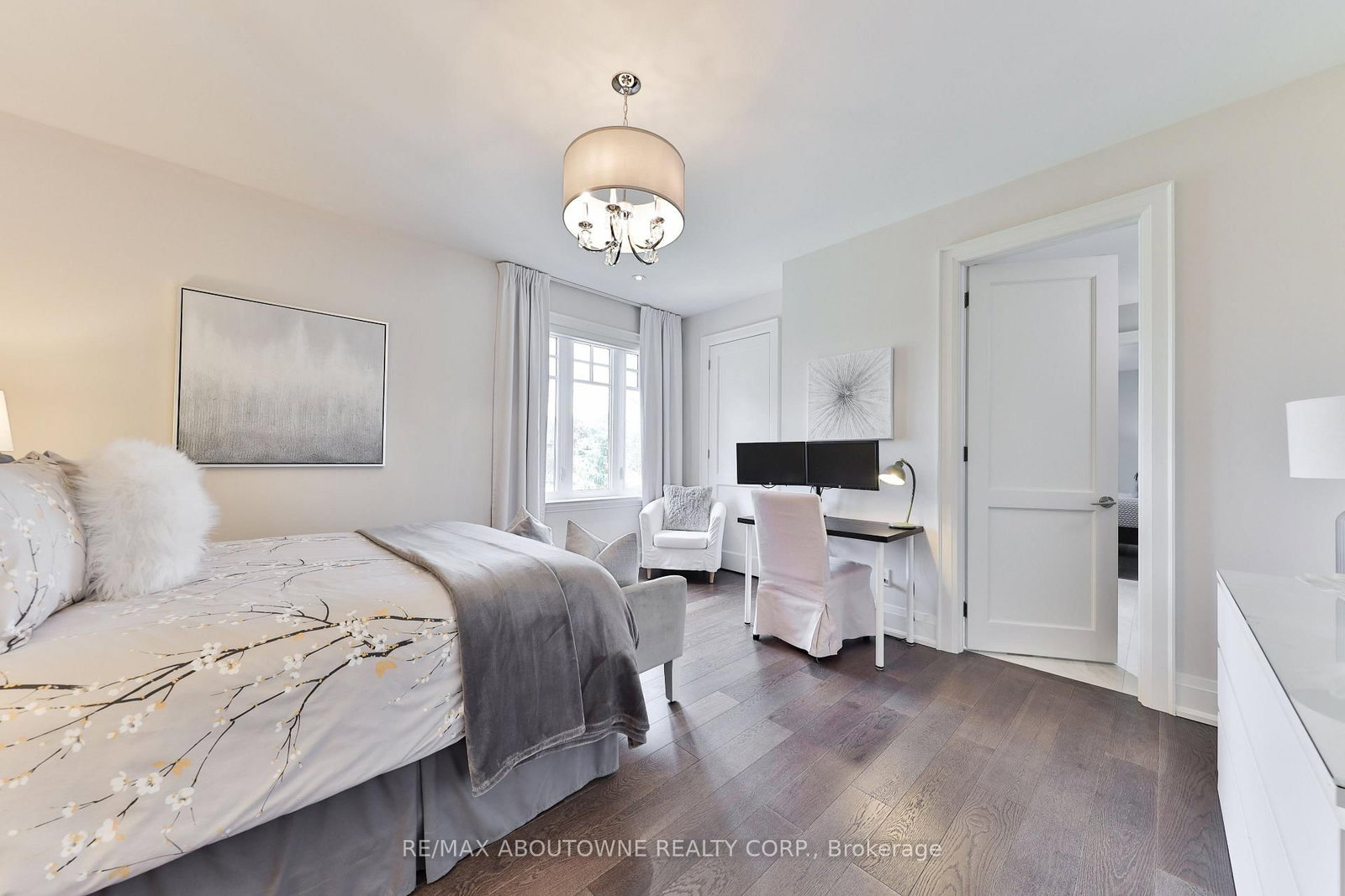 Detached House for sale at 408 Saville Crescent, Oakville, Ontario, L6L 3T8 - West - MLS: W12818700