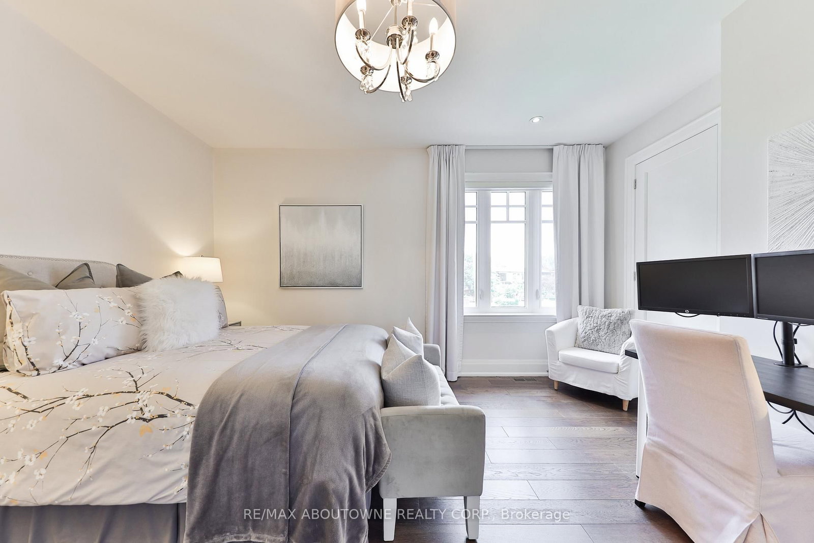 Detached House for sale at 408 Saville Crescent, Oakville, Ontario, L6L 3T8 - West - MLS: W12818700