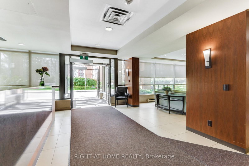 514 - 1276 Maple Crossing Blvd, Burlington, L7S 2J9 | Image 2